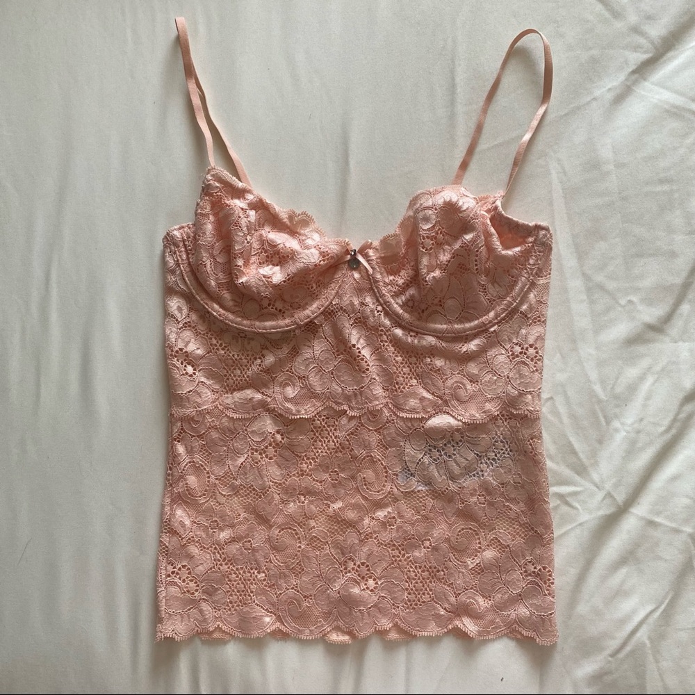 🚨 NWT 🚨 Guess Lace Top